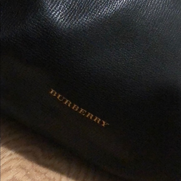 Authentic Burberry handbag - Picture 2 of 5
